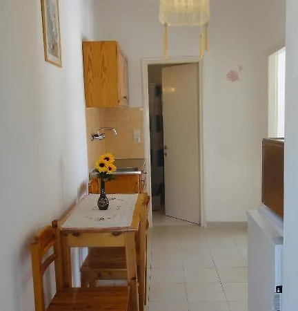 Aparthotel Avra Budget 4*