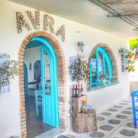 Avra Budget Benitses (Corfu)