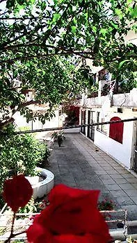 Ξενοδοχείο με διαμερίσματα Avra Budget Μπενίτσες