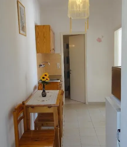 Ξενοδοχείο με διαμερίσματα Avra Budget 3*